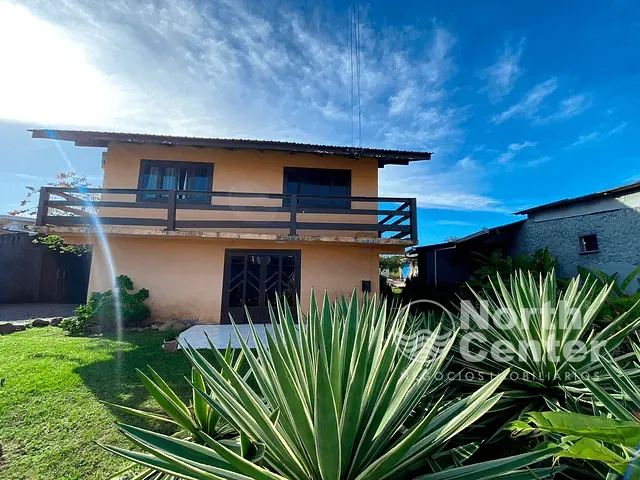 Sobrado com 2700m² 3 quartos e 2 banheiros, à venda, no bairro Centro em Balneário Barra do Sul