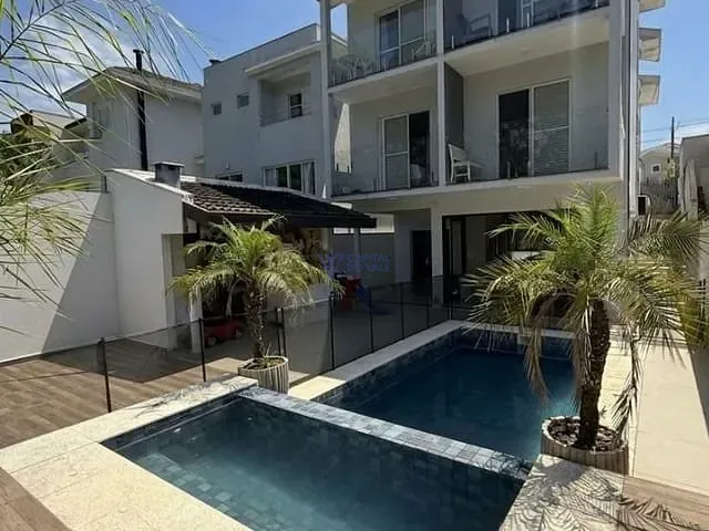 Sobrado com 300m² 5 quartos e 7 banheiros, à venda, no bairro Urbanova em São José dos Campos
