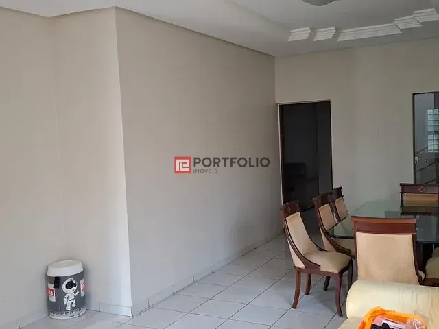 Sobrado com 450m² 5 quartos e 3 banheiros, à venda, no bairro Setor Aeroporto em Goiânia