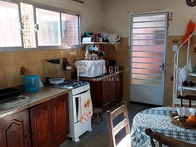 Sobrado com 347m² 3 quartos e 2 banheiros, à venda, no bairro Areal em Pelotas