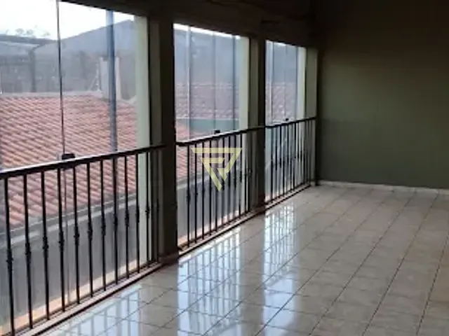 Sobrado com 250m² 3 quartos e 3 banheiros, à venda, no bairro Jd. Itamaracá em Jardinópolis
