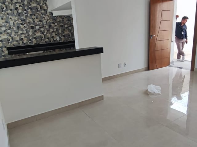 Sobrado 3 quartos e 2 banheiros, à venda, no bairro Vale das Orquídeas em Contagem