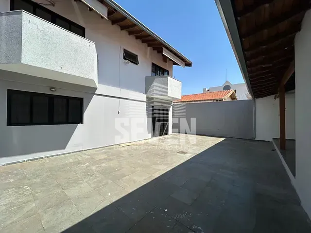 Sobrado com 258m² 4 quartos e 4 banheiros, à venda ou para alugar, no bairro Parque Jardim Europa em Bauru