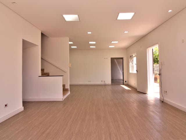 Casa com 180m², à venda ou para alugar, no bairro Chácara Monte Alegre em São Paulo