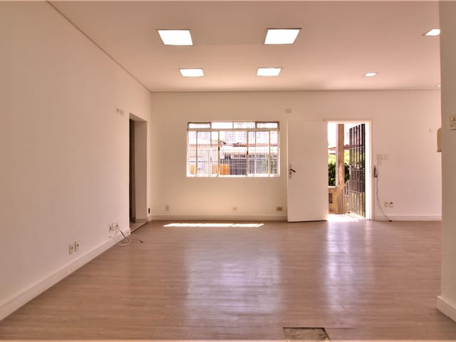 Casa com 180m², à venda ou para alugar, no bairro Chácara Monte Alegre em São Paulo