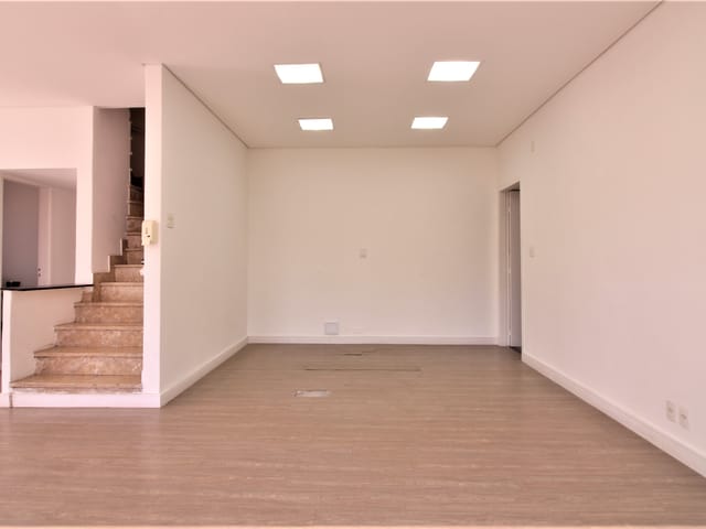 Casa com 180m², à venda ou para alugar, no bairro Chácara Monte Alegre em São Paulo