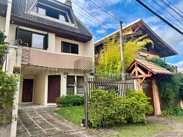 Sobrado 3 quartos e 3 banheiros, à venda, no bairro Mercês em Curitiba