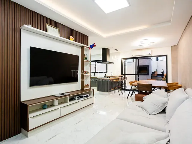 Sobrado com 157m² 3 quartos e 4 banheiros, à venda, no bairro Lindóia em Curitiba