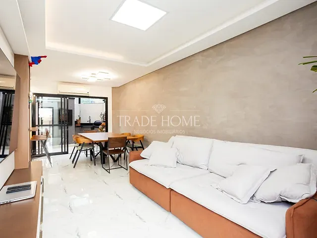 Sobrado com 157m² 3 quartos e 4 banheiros, à venda, no bairro Lindóia em Curitiba