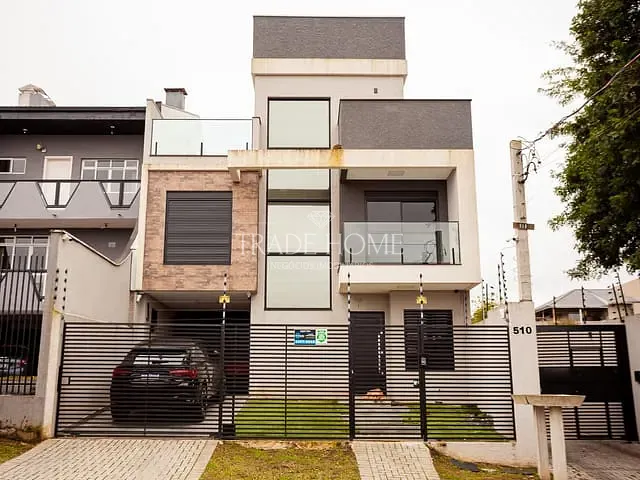 Sobrado com 157m² 3 quartos e 4 banheiros, à venda, no bairro Lindóia em Curitiba