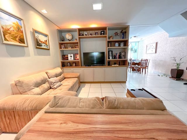 Foto do Sobrado - Sobrado à venda no Residencial Ville de Vermont no  Parque Amazônia em Goiânia GO tendo 185m²com 3 quartos sendo 1 suíte por R$ 800.000,00 | Home Gyn Imóveis Ltda