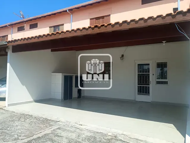 Sobrado 3 quartos e 2 banheiros, à venda, no bairro Jardim Califórnia em Jacareí