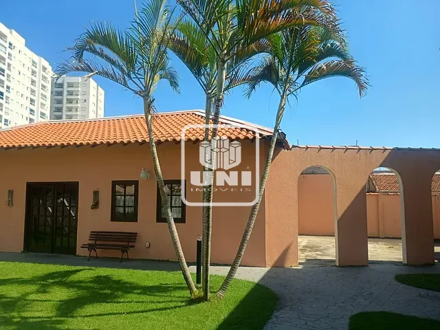 Sobrado 3 quartos e 2 banheiros, à venda, no bairro Jardim Califórnia em Jacareí
