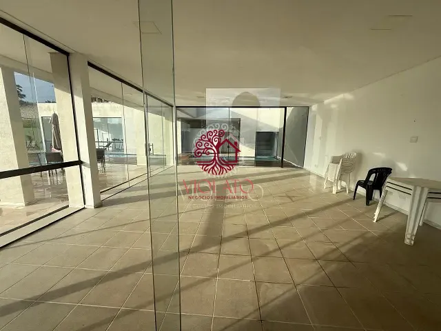 Sobrado com 500m² 3 quartos e 3 banheiros, à venda ou para alugar, no bairro Quinta dos Viana em Lagoa Santa