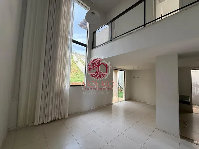 Sobrado com 500m² 3 quartos e 3 banheiros, à venda ou para alugar, no bairro Quinta dos Viana em Lagoa Santa