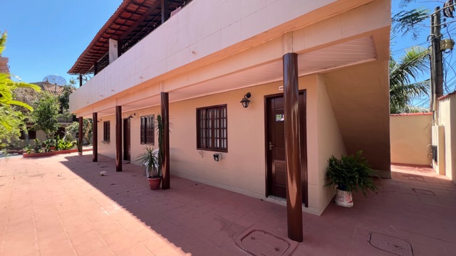 Sobrado com 592m² 9 quartos e 7 banheiros, à venda, no bairro Palmeiras em Cabo Frio