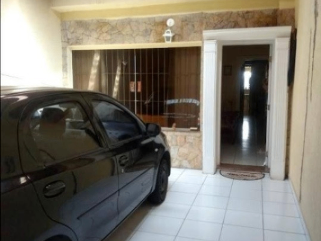Sobrado 3 quartos e 2 banheiros, à venda, no bairro Vila Gilda em Santo André