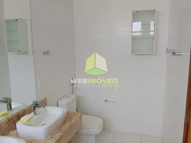 Casa com 250m² 4 quartos e 4 banheiros, à venda ou para alugar, no bairro Fazenda Rodeio em Mogi das Cruzes