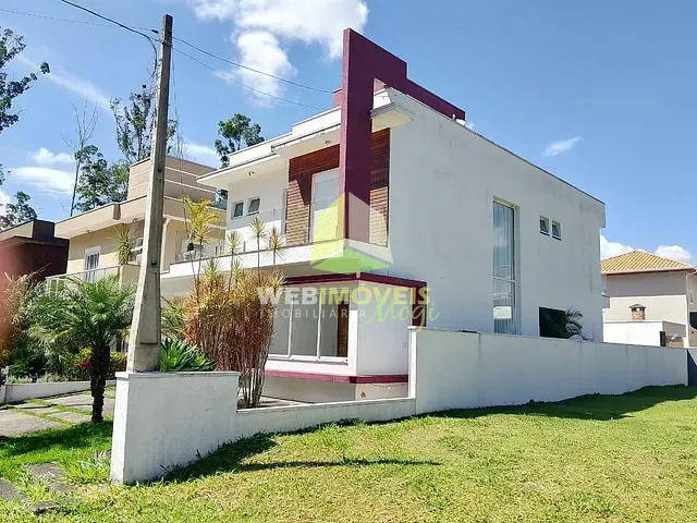 Casa com 250m² 4 quartos e 4 banheiros, à venda ou para alugar, no bairro Fazenda Rodeio em Mogi das Cruzes