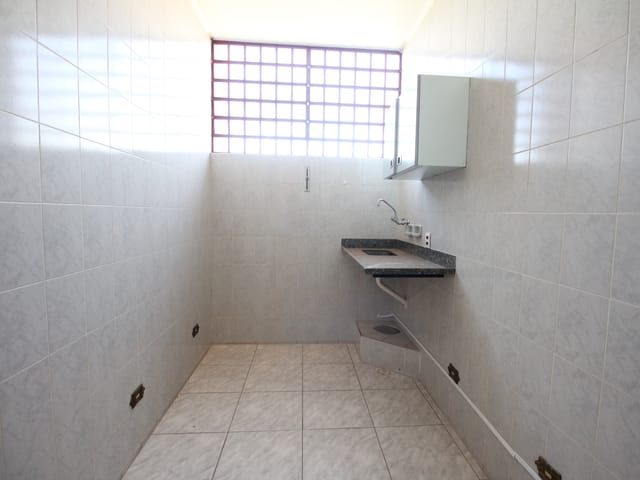 Sala com 120m², para alugar, no bairro Jardim Bela Vista em São João da Boa Vista