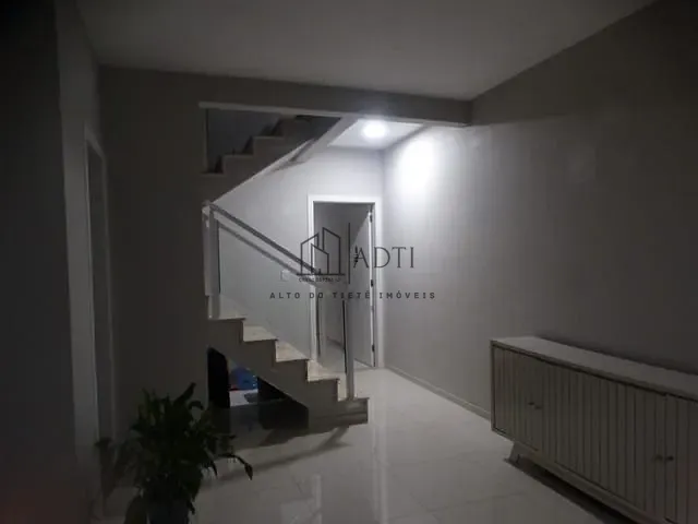 Sobrado com 150m² 3 quartos e 2 banheiros, à venda, no bairro Vila Suissa em Mogi das Cruzes