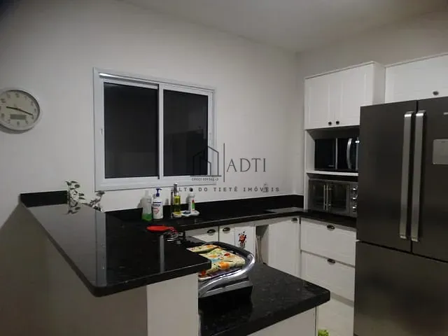 Sobrado com 150m² 3 quartos e 2 banheiros, à venda, no bairro Vila Suissa em Mogi das Cruzes