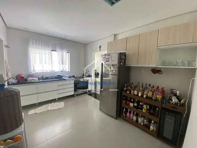 Sobrado com 4000m² 3 quartos e 4 banheiros, à venda, no bairro Condominio Residencial Real Ville em Pindamonhangaba