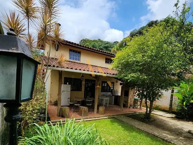 Sobrado com 350m² 4 quartos e 5 banheiros, à venda, no bairro Boiçucanga em São Sebastião