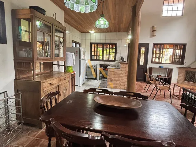 Sobrado com 350m² 4 quartos e 5 banheiros, à venda, no bairro Boiçucanga em São Sebastião
