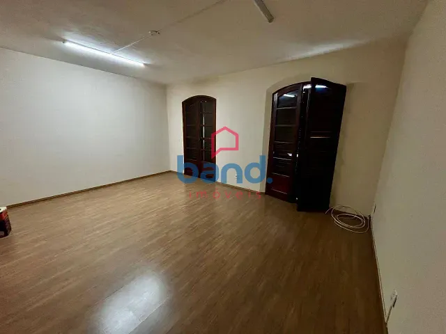 Sobrado com 190m², à venda, no bairro Centro em Porto Feliz