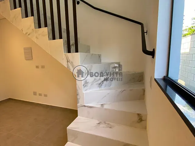 Sobrado 2 quartos e 2 banheiros, à venda, no bairro Vila Melchizedec em Mogi das Cruzes