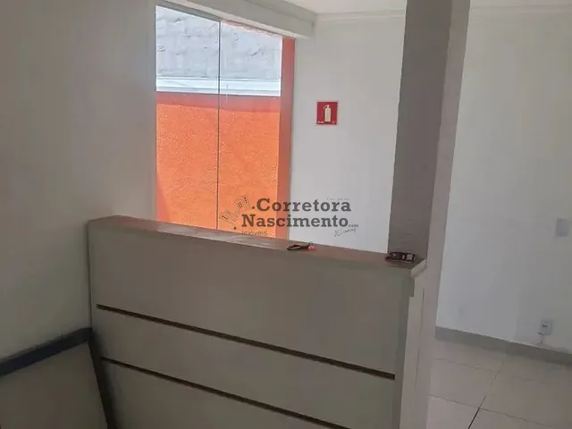 Sobrado com 250m², para alugar, no bairro Jardim Satélite em São José dos Campos