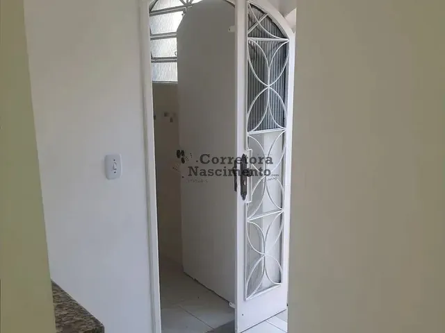 Sobrado com 250m², para alugar, no bairro Jardim Satélite em São José dos Campos