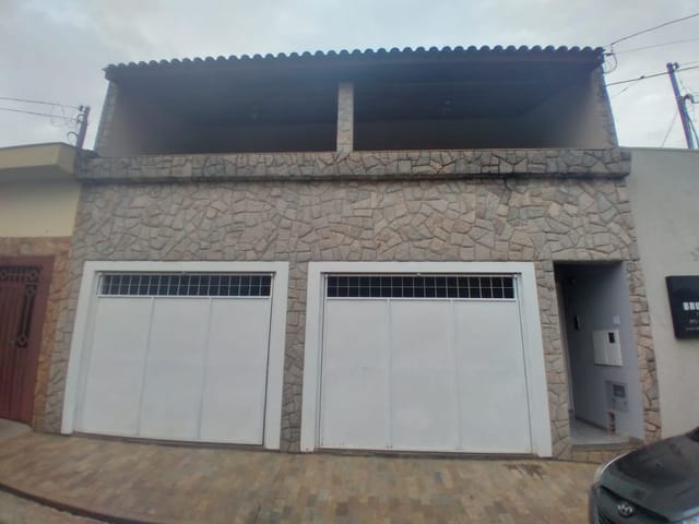 Sobrado com 274m² 3 quartos e 3 banheiros, à venda, no bairro Cidade Nova em Franca