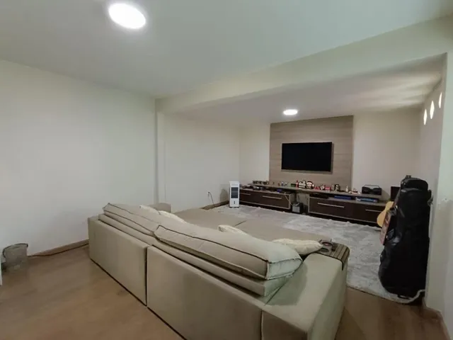 Sobrado com 310m² 4 quartos e 4 banheiros, à venda, no bairro Areal (Águas Claras) em Brasília