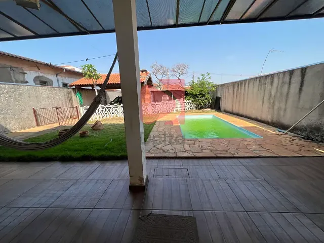 Sobrado 2 quartos e 2 banheiros, à venda, no bairro Jardim Petrópolis em Pirassununga
