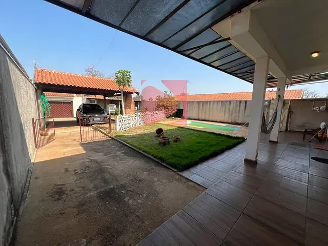 Sobrado 2 quartos e 2 banheiros, à venda, no bairro Jardim Petrópolis em Pirassununga