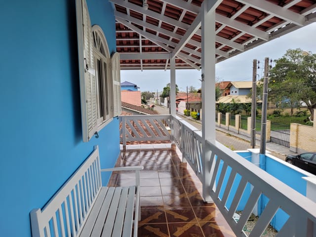 Sobrado com 186m² 4 quartos e 2 banheiros, à venda, no bairro Praia de Armação em Penha