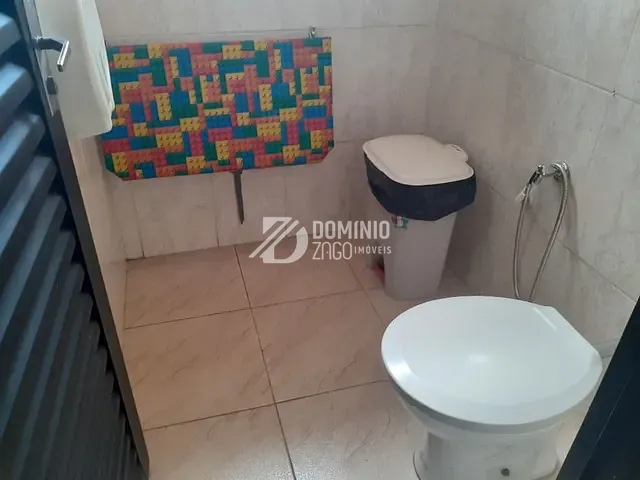 Sobrado com 184m², à venda, no bairro Residencial Doutor Abel Reis em Uberaba