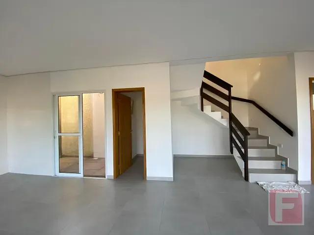 Sobrado 3 quartos e 2 banheiros, à venda, no bairro Cambijú em Itapoá