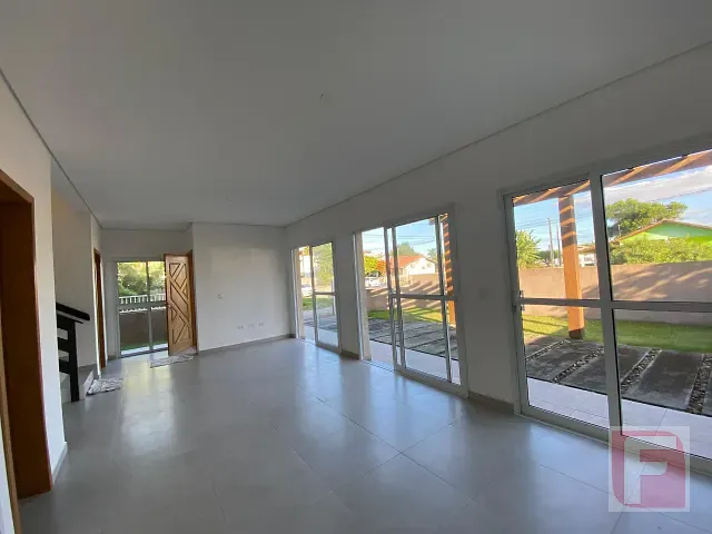 Sobrado 3 quartos e 2 banheiros, à venda, no bairro Cambijú em Itapoá