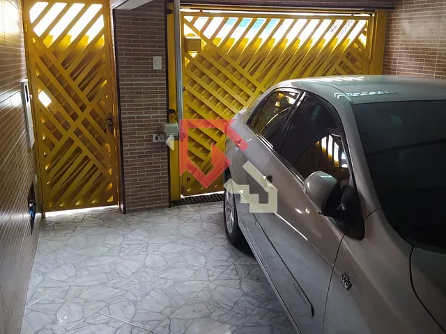 Sobrado 3 quartos e 2 banheiros, à venda, no bairro Vila Nova Mauá em Mauá