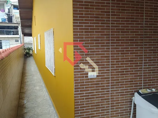 Sobrado 3 quartos e 2 banheiros, à venda, no bairro Vila Nova Mauá em Mauá