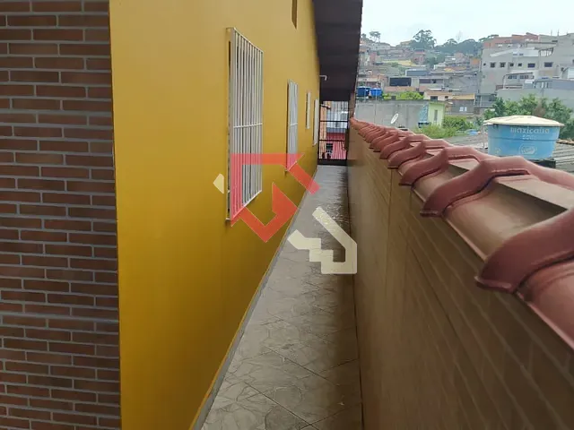 Sobrado 3 quartos e 2 banheiros, à venda, no bairro Vila Nova Mauá em Mauá