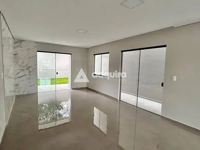 Sobrado com 150m² 3 quartos e 3 banheiros, à venda, no bairro Orfãs em Ponta Grossa