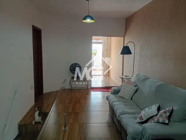 Sobrado com 362m² 4 quartos e 4 banheiros, à venda, no bairro Areal em Pelotas