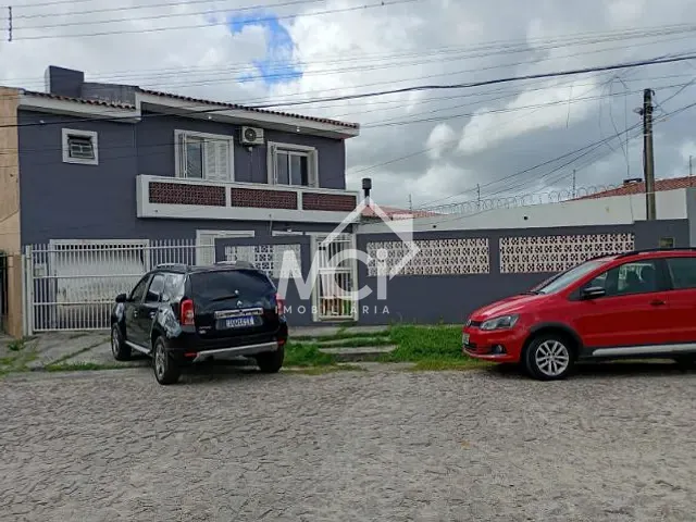 Sobrado com 362m² 4 quartos e 4 banheiros, à venda, no bairro Areal em Pelotas