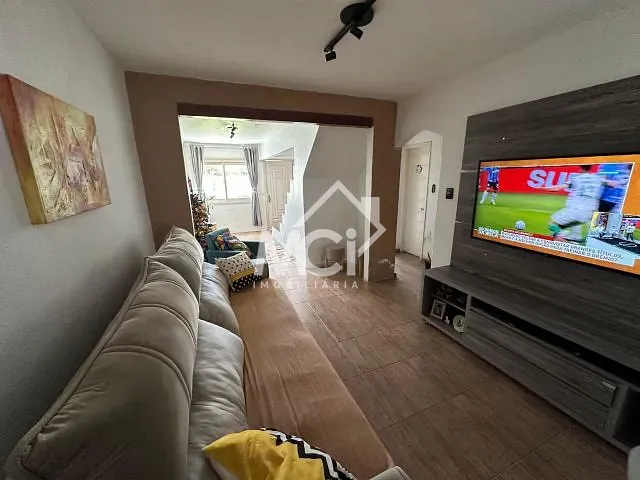 Sobrado com 362m² 4 quartos e 4 banheiros, à venda, no bairro Areal em Pelotas