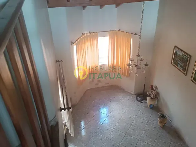 Sobrado com 250m² 4 quartos e 3 banheiros, à venda, no bairro Antares em Londrina