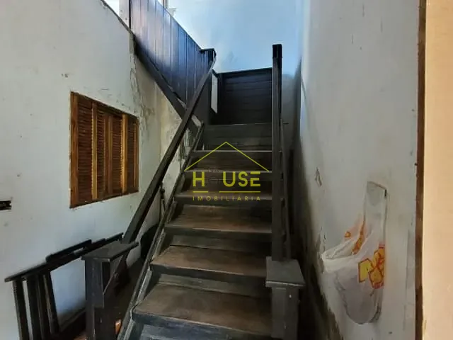 Sobrado com 271m², à venda, no bairro Jardim Universitário em Votuporanga